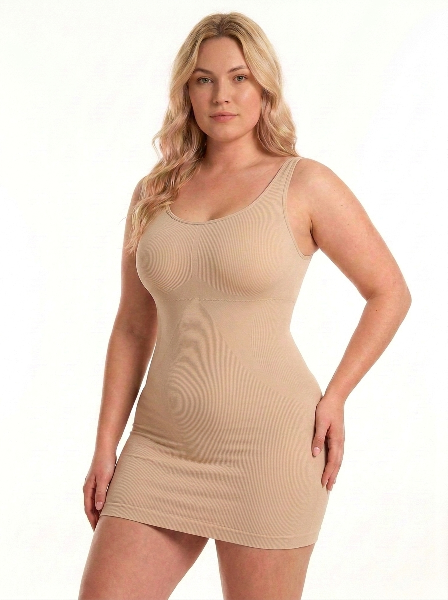Figurschmeichelndes Kleid mit eckigem Ausschnitt